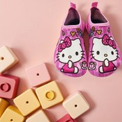 Resim SANRIO Yepyeni Sınır Ötesi Çocuk Plaj Ayakkabıları Sevimli Karikatür Baskılı Kaymaz ve Çizilmeye Karşı Yumuşak Tabanlı Hızlı Kuruyan Baskılı Dış Mekan Yürüyüş ve Trekking Ayakkabıları İç Mekan Spor Ayakkabıları Fitness Ayakkabıları Erkek ve Kız Çocukları için Yoga Ayakkabıları Yürüyüş Ayakkabıları Çocuk Ayakkabıları Su Parkı Oyun Ayakkabıları Koşu Ayakkabıları 