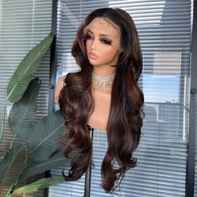 Resim LAURA KAHVERENGİ IŞILTILI KATLI PROTEIN FIBER SENTETİK DANTEL PERUK ÜNİTESİ 