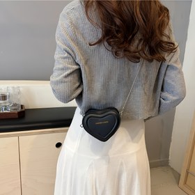 Resim Kadınların Siyah Mini Kalp Şekilli Omuz Çantası - Altın Zincir Askılı, Hafif, Fermuar Kapatmalı, Polyester Astarlı, Günlük ve Resmi Olaylar İçin İdeal, Günlük Aksesuar|Şık Omuz Çantası|Dayanıklı Fermuar Kapatmalı 