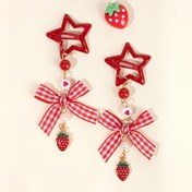 Resim Uzun kuyrukları, tartan kurdele ve sevimli çilek dekoru olan 2 adet Kawaii Yıldız Şekilli Toka Saç Klipsi, Gençler İçin Meyve Temalı Saç Kurdele Aksesuarları, Polyester Malzeme, Günlük Kullanım İçin Uygun, Yenilikçi Saç Aksesuarları | Eğlenceli Kawaii Tarzı | Dayanıklı Saç Aksesuarları, Sevimli Saç Aksesuarı 