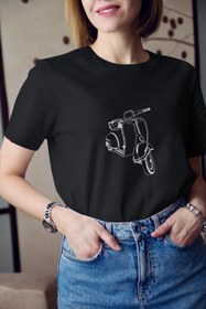 Resim Kio Tasarım Kadın Pamuk Vespa Motosiklet Çizimi Siyah Beyaz Baskılı Tişört 