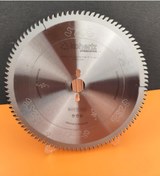 Resim kohertz İTALYAN 300X96 MDF LAM TRAPEZ SESSİZ 