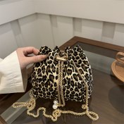 Resim Kadınlar için Retro Leopar Baskılı Kova Çanta, Çıkarılabilir Zincir Askı & Aksanlar - Ayarlanabilir Omuz Çantası, İpli Kapama, Polyester Astar - Haki/Koyu Kahverengi/Beyaz/Yeşil, Leopar Desenli Çanta, Çok Yönlü Moda Aksesuarı, Şık El Çantası 