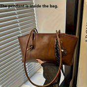 Resim Kadınlar İçin Şık Vintage Esintili Hilal Ay Çantası - Yüksek Kaliteli Büyük Kapasiteli Fermuarlı Tote, Sabit Omuz Askılı, Açık Kahverengi/Siyah Çok Yönlü İşe Gidiş-Geliş, Seyahat ve Günlük Kullanım için Taşınabilir Çanta, Zarif Retro Tasarım, Altın Tonlu Donanım 