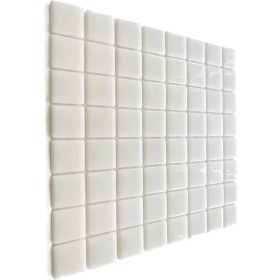 Resim MozaiKristaL Mutfak Tezgah Arası, Havuz, Banyo ve Yaşam Alanlarının Tüm Yüzeyleri Için Cam Mozaik. Cam Ölçüsü: 38X38 Mm. File Ölçüsü: 31.5X31.5 Cm. Renk: Beyaz (1 Koli=10 File Karo=1 M2 Fiyatıdır) 