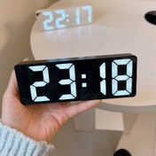 Resim Modern Ayarlanabilir Parlaklıkta LED Dijital Saat, Tarih ve Sıcaklık Göstergeli - USB ile Çalışan 12/24S Yatak Odası Çıkartma Saati Ev Ofis Dekoru için, Dijital Ekranlı Saat | Çağdaş Tasarım | Dayanıklı Elektronikler, Yatak Odaları İçin Alarm Saatleri 