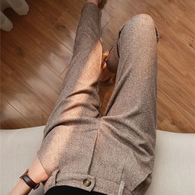 Resim Kadın Yüksek Bel Pantolon - Düğmeli Formal ve Rahat Pantolonlar, Zevkli, Her Gün ve Formal Etkinlikler İçin Dar Kesim Ofis Pantolonları - Sonbahar/Kış Pantolonları, Sonbahar Modası, Düzenli Görünüm, Kaliteli Dikiş, Şık Alt Kısımlar, Moda Tutkunları 