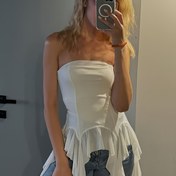 Resim Kadınların Omuzları Açık Ruched Tüp Üstü, Yazlık Seksi Düz Renkli Crop Top, Siyah ve Mavi, Çok Yönlü Katlama Parçası, Yaz Modası Üst | Ruched Dokulu Üst | Polyester Kumaş 