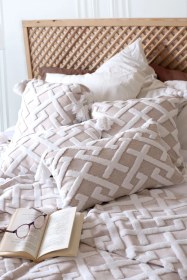 Resim İskandinav Yatak Örtüsü Seti Çift Kişilik Set Bohem Punch Panç Desen Elda Bej Renkli 