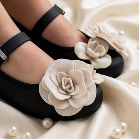 Resim Mini Melissa Soft Ballerina Petals Çiçek Aplikeli Siyah Kız Çocuk Ayakkabısı | 31-35 Numara | Melflex® Vegan | İkonik Kokulu - 3 