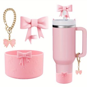 Resim 1 Set Sevimli Pembe Silikon Yay Su Şişesi Kılıfı, Eşleştirilmiş Hasır Şapka, Anahtarlık ve Küpeler - Hidrasyon için Kaymaz, Anti-Çarpışma Tasarım, Hidrasyon Aksesuarı|Oyunca Aksesuarı|Dayanıklı Silikon, Su Şişesi Kılıfı 
