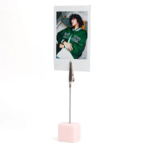 Resim Fujifilm Instax Mini 12 Pembe Fotoğraf Makinesi - 20'li Film - Kıskaçlı Resim Standı ve Silikon Kılıf Seti 