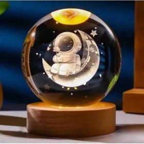 Resim Ay Üstünde Astronot Tasarımlı Cam Küre 