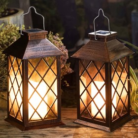 Resim Antik Metal Kaplama ile Güneş Enerjili LED Titrek Fener | Bahçe, Patio ve Yemek Masası için Dış Mekan Asılı Işık | Yüksek Kaliteli Güneş Enerjili Alevsiz Mum Etkisi | İdeal Anneler Günü Hediyesi, Asılı Güneş Işıkları, 4 Mevsim Evrensel, Dış Mekan Fenerleri 