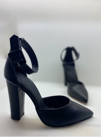 Resim Genel Markalar Siyah Deri Kaplama Tokalı Kalın Topuk Stiletto Topuklu Ayakkabı 