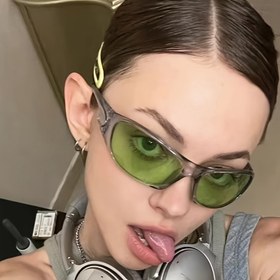 Resim 1 adet Retro Y2K ilhamlı Yeşil PC Malzeme Temalı Gözlük, Trendy Punk Tarzı Küçük Çerçeve, Kadınlar için Celebrity Moda Gözlük 