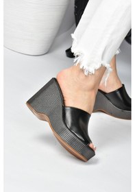 Resim Fox Shoes Siyah Dolgu Topuklu Kadın Terlik K250101509 