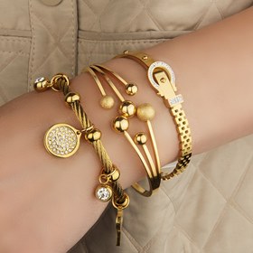 Resim 3 adet Altın Kaplama ile Kadınlar için Paslanmaz Çelik Bilezik Seti - Çok Katmanlı Kalp Şekilli Kolye, Boncuklu ve Toplu Tasarım, Parti ve Müzik Festivali Aksesuarı, Müzik Festivali Takı | Batı Eğilimli Tasarım | Dayanıklı Bilezik 
