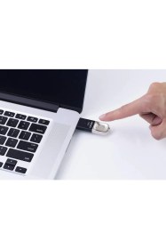 Resim Lexar Jumpdrive Fingerprint F35 128 GB USB Parmak Izi Okuyuculu USB Bellek LJDF35-128BNL 