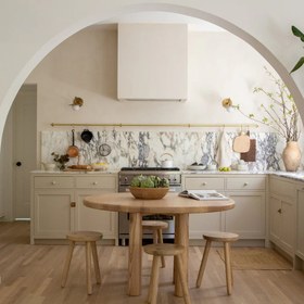 Resim Round Topa Meşe Yemek & Toplantı Masası 