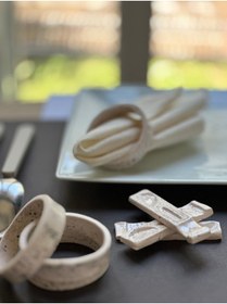 Resim KABİLE SERAMİK Seramik 4'lü peçete halkası ve 4'lü sofra kaşıklığı el yapımı 