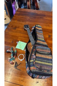 Resim Castamar Profesyonel Concert Ukulele Seti 