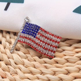 Resim Yurtsever Amerikan Bayrağı Rozeti – Uniseks Alaşım Yıldızlı Taşlı, Kırmızı Beyaz ve Mavi Tasarım, Ofis, Parti veya Günlük Kullanım İçin, Şükran Günü, Anneler Günü ve Daha Fazlası için Erkekler ve Kadınlar İçin Uygun Hediye 