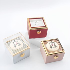 Resim Glamorous Bear Cake Pattern Takı Kutusu, Düğme Dönebilir, Ücretsiz Alevli Mumlu Sürpriz Hediye Kutusu, Noel, Sevgililer Günü, Anneler Günü, Doğum Günü, Doğum Günü, Sevgililer Günü, Noel Hediyesi, Yüzük, Kolye, Kolye Depolama Kutusu İçin Uygun 