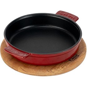 Resim Lava Döküm Yuvarlak Güveç Kabı Döküm Demir Yekpare Çift Kulplu Kayın Servis Ahşabı Çap 17 CM Bordo 