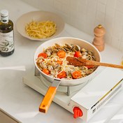 Resim Seramik yapışmaz paslanmaz çelik tencere, 19.99/24.13/25.91 cm boyutlarında mevcuttur, PFOA ve PFAS içermemektedir, sağlıklı seramik yapışmaz kaplama özelliğine sahiptir - Toksik olmayan pişirme için mükemmel. Ahşap sapı yanıklara karşı korur ve çeşitli ocaklar ile uyumlu, mutfakta çekici bir ek oluşturur ve başlangıç için kolay kullanılır. 