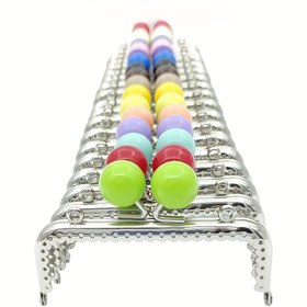 Resim 1 adet Şık Metal Cüzdan Çerçevesi, 10,5 cm Kare Gümüş Donanım, Rahat Kişilik Stili, Beyaz, Islak ve Kuru Bezle Kolay Temizlenir 