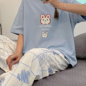 Resim Kısa Kollu ve Uzun Pantolonlu Sevimli Tavşan Desenli ve Polyester Kumaştan Rahat Ev Pijaması Takımı - Bayanlar İçin 
