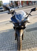Resim Motocam Pulsar Rs 200 Siperlik Ön Cam 2015-2024 Model 33cm Şeffaf Renkli 4mm Kısa Spor Cam 
