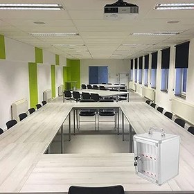 Resim 48 Yuvalı Duvara Monte Cep Telefonu Saklama Dolabı Alüminyum Alaşımlı Soyunma Kutusu Numaralı Simgelerle Ofislerde, Okullarda ve Etkinliklerde Telefonları Nize Etmek için İdeal - Gümüş Kaplama 