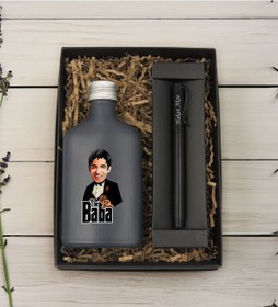 Resim Bk Gift Kişiye Özel The Baba Karikatürlü Antrasit Tasarım Cam Şişede Kolonya 200 Ml & Siyah Metal Roller Kalem Hediye Seti-1, Babaya Hediye, Babalar G 