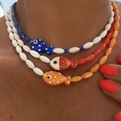 Resim 1 Adet El Yapımı Seramik Balık Kolye - Bohemian Çok Renkli Boncuklu Puanlı Palyaço Balığı Charm, Hafif Yazlık ve Günlük Kullanım için Kadın Takısı, Sevgililer Günü Hediyesi, Plaj Partisi Aksesuarı, Eğlenceli Tasarım, Parlak Yüzey, Sanatsal İşçilik, Dayanıklı Boncuklar, Kadın Modası 