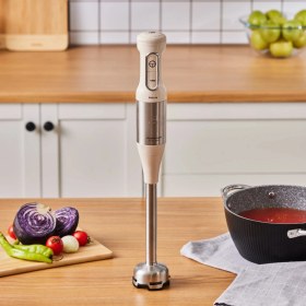 Resim Karaca Mastermaid Mutfak Robotu Çift Katlı 4 Kanatlı Bıçaklar 2000W Turbolu Güçlü Motor + Onerous Mutfak Tartısı 