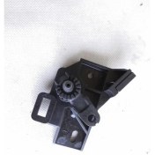 Resim Wolcar Skoda Rapid 2013>>> Motor Kaput Açma Kolu Alt Plastiği 
