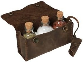 Resim Deri 3’lü Cam Baharatlık Seti - 50 cc Mantar Tıpalı Baharat Şişeleri, El Yapımı Deri Kılıflı Kamp ve Outdoor Baharatlık | Tanto Bushcraft 