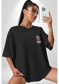 Resim Hippie Cesur Stil Dövmeli Kız Siyah Oversize Unisex Ön Sol Yan Minimal Baskılı Tişört Koyu Siyah 