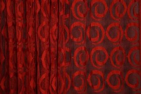 Resim VAKKO MODEL KIRMIZI RENK İP PERDE HAZIR DÜĞMELERİ DİKİLMİŞ İP PERDE 300 * 270 cm 