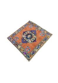 Resim El Dokuma Kırşehir Halısı Küçük Yastık 74x79 Eskitme Kiremit Halı Kiremit 