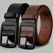 Resim Günlük giyim, rahat etkinlikler, partiler, tatiller, iş ve Sevgililer Günü için mükemmel olan, basit vintage bir tasarıma ve düz bir tokalı, şık bir erkek suni deri kemer. 