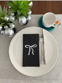 Resim Gümüş Yaldızlı Siyah Fiyonk Baskılı Garson Katlama Peçete 16 Adet 