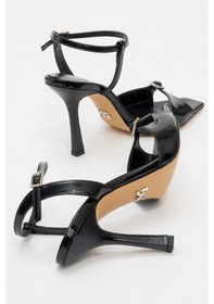 Resim Dericlub Kadın Stiletto Tokalı Bilek Bağlamalı Rugan Topuklu Ayak Pudra 