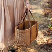 Resim 1 El Yapımı Hasır Sepet - Kahverengi Sahte Deri Saplı Vintage Tarzı, Dış Mekan Piknikleri, Ev Depolama ve Dekor için Dayanıklı Dokuma Plastik - Babalar Günü, Anneler Günü Hediye Fikri, Piknik Temel Taşıyıcı 