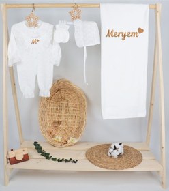 Resim Gros Shop %100 Pamuk Organik Dantelli Tulum 4'lü Hastane Çıkış Seti Kişiye Özgü İsimli Nakış Desenli Beyaz6 