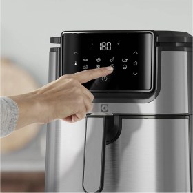 Resim Electrolux 6 Programlı Dokunmatik LCD Airfryer, 3.5l Sepet Kapasiteli 