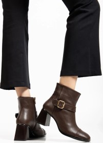 Resim Kadın Kahverengi Küt Burun Tokalı Topuklu Bot 