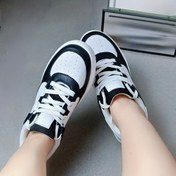 Resim Kadınlar için Sınırlı Sayıda Üretilen Hafif Kaykay Sneakerları - Siyah & Beyaz Renk Bloklu Düşük Üst Tasarım, Nefes Alabilir ve EVA Yastıklı Taban, Her Mevsim Rahatlık (Genişletilmiş Bedenler Mevcut), Çok Yönlü Moda Ayakkabı, Şık Tasarım, Dayanıklı Kumaş Astar 
